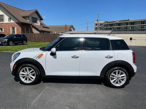 Light White 2014 MINI Countryman Cooper