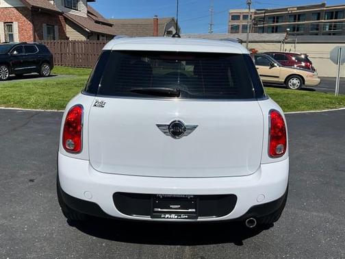 Light White 2014 MINI Countryman Cooper