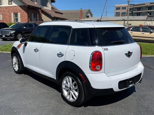Light White 2014 MINI Countryman Cooper