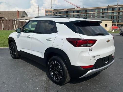 Summit White 2023 Chevrolet Trailblazer LT