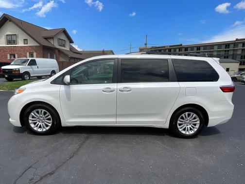 2016 Toyota Sienna XLE Premium