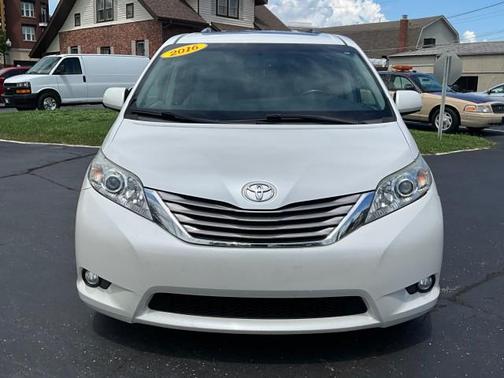 2016 Toyota Sienna XLE Premium