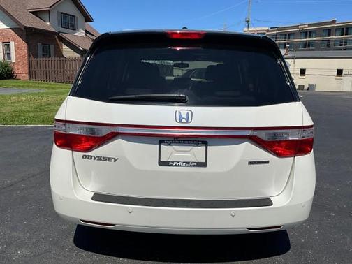 White Diamond Pearl 2013 Honda Odyssey Touring