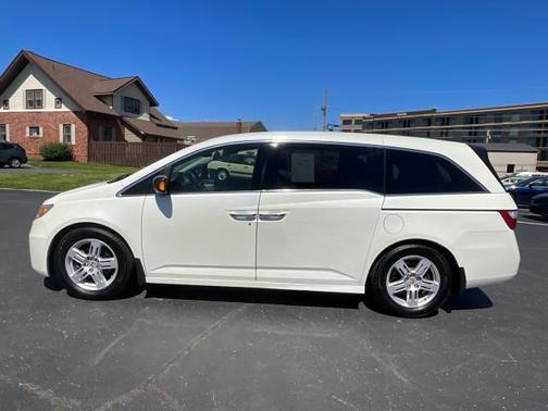 White Diamond Pearl 2013 Honda Odyssey Touring
