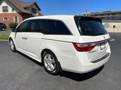 White Diamond Pearl 2013 Honda Odyssey Touring