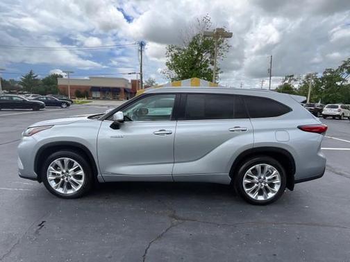 Celestial Silver Metallic 2021 Toyota Highlander Hybrid Limited