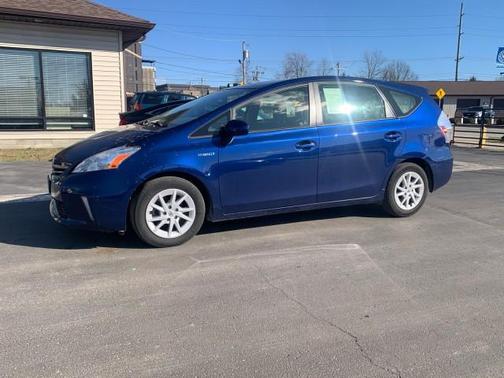 2013 Toyota Prius v Three