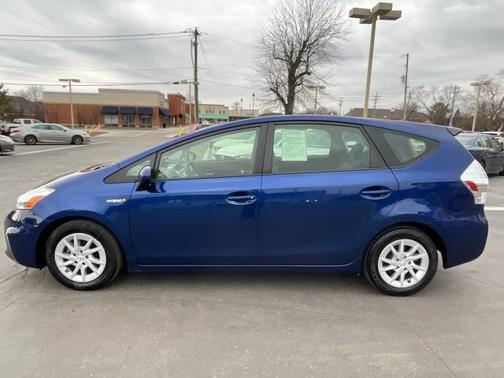 2013 Toyota Prius v Three