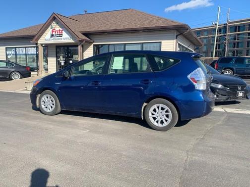 2013 Toyota Prius v Three