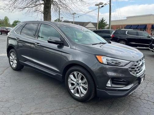 Magnetic Metallic 2019 Ford Edge Titanium