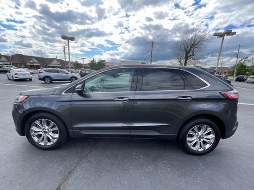 Magnetic Metallic 2019 Ford Edge Titanium