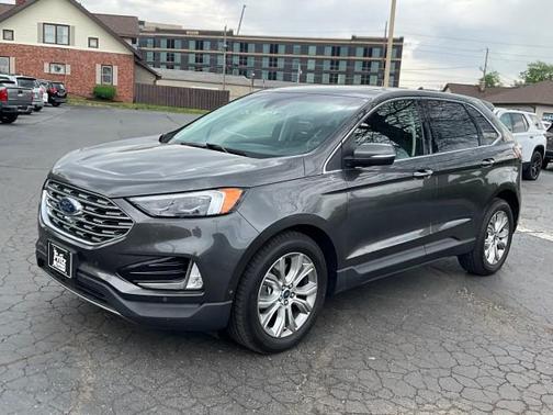 Magnetic Metallic 2019 Ford Edge Titanium