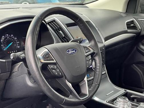 Magnetic Metallic 2019 Ford Edge Titanium