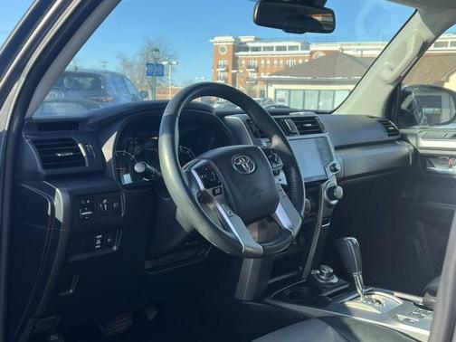 2022 Toyota 4Runner SR5 Premium