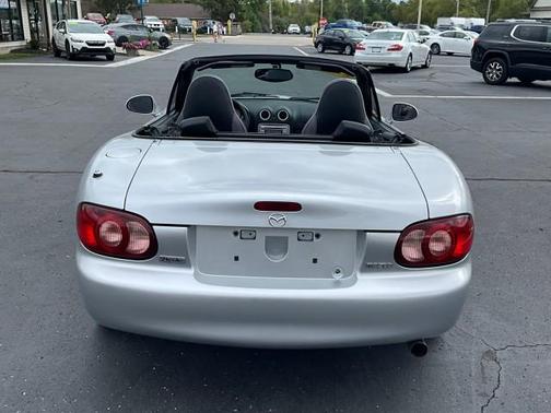 2004 Mazda MX-5 Miata Cloth
