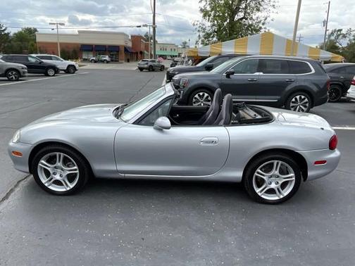 2004 Mazda MX-5 Miata Cloth