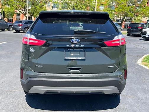 Forged Green Metallic 2022 Ford Edge SEL
