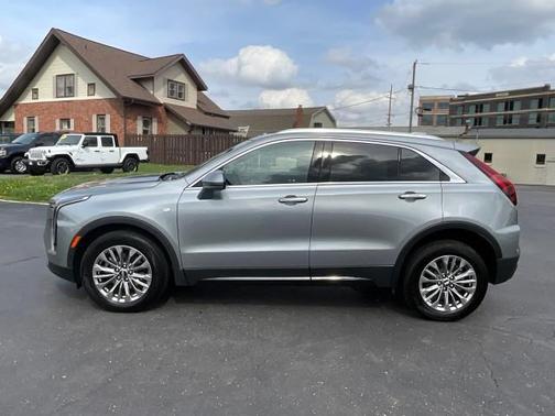 Argent Silver Metallic 2024 Cadillac XT4 Premium Luxury