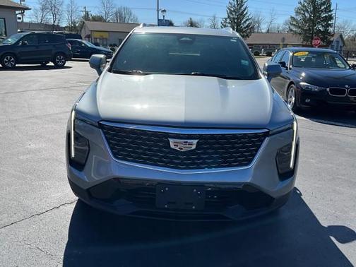 Argent Silver Metallic 2024 Cadillac XT4 Premium Luxury