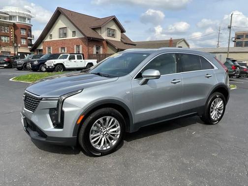 Argent Silver Metallic 2024 Cadillac XT4 Premium Luxury