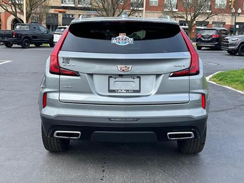 Argent Silver Metallic 2024 Cadillac XT4 Premium Luxury