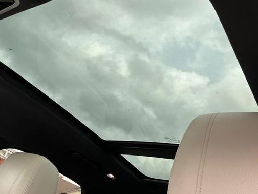 WHITE 2018 Land Rover Range Rover Velar P380 SE R-Dynamic