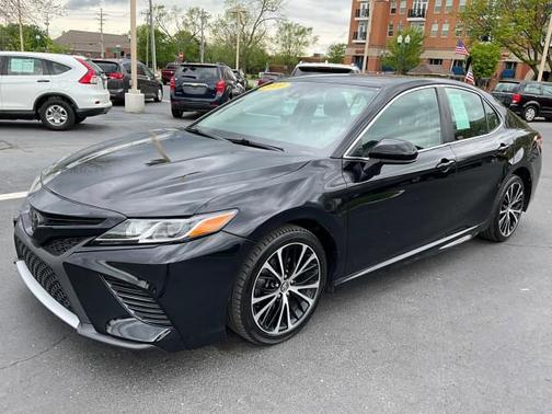 2020 Toyota Camry SE
