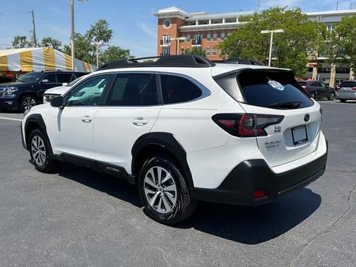 Crystal White Pearl 2025 Subaru Outback Premium