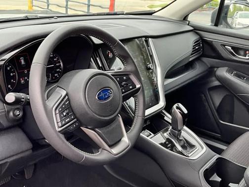 Crystal White Pearl 2025 Subaru Outback Premium