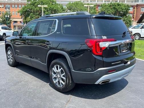 2023 GMC Acadia AWD SLT