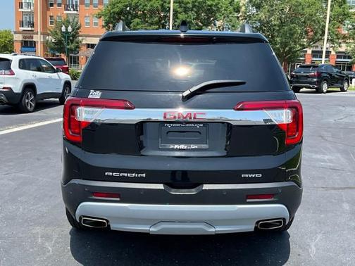 2023 GMC Acadia AWD SLT
