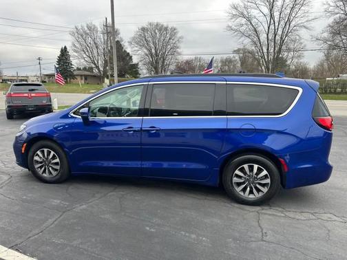 2021 Chrysler Pacifica Hybrid Touring L