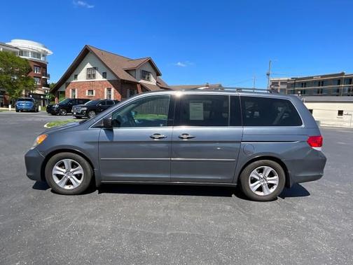 Polished Metal Metallic 2010 Honda Odyssey Touring