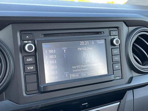 2016 Toyota Tacoma SR