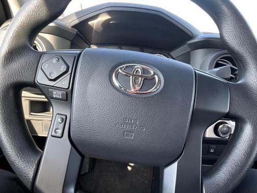 2016 Toyota Tacoma SR