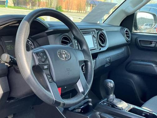 2016 Toyota Tacoma SR