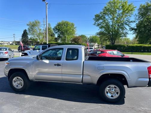 Silver Sky Metallic 2016 Toyota Tacoma SR