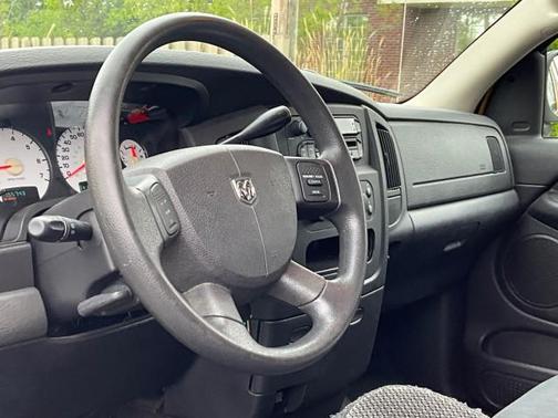Solar Yellow Clearcoat 2005 Dodge Ram 1500 SLT Quad Cab