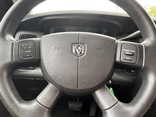 Solar Yellow Clearcoat 2005 Dodge Ram 1500 SLT Quad Cab
