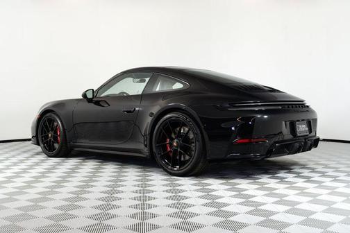 2025 Porsche 911 Carrera GTS