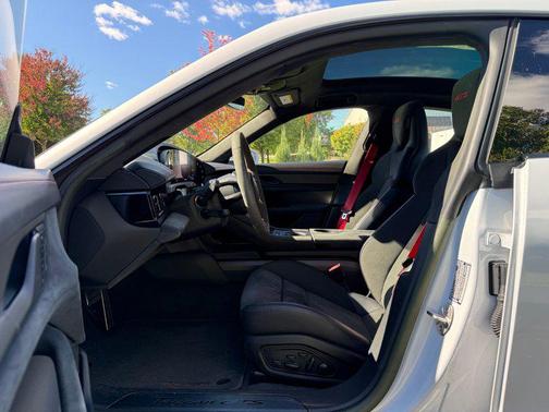 2023 Porsche Taycan GTS