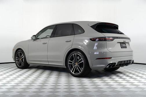 Chalk 2022 Porsche Cayenne Turbo