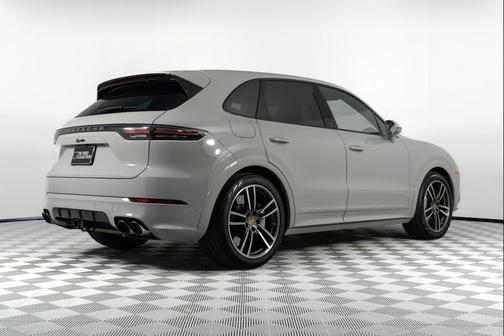 Chalk 2022 Porsche Cayenne Turbo