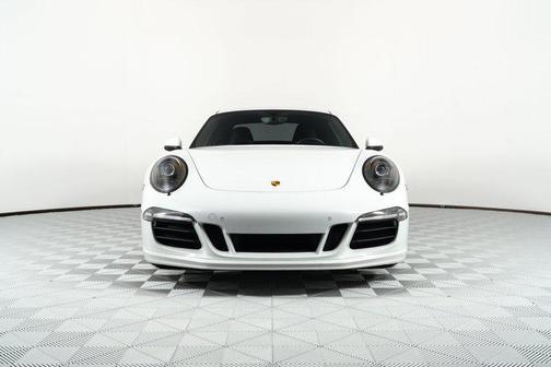 2015 Porsche 911 Carrera GTS
