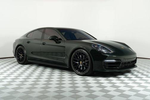 2022 Porsche Panamera Turbo S