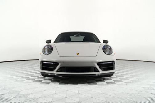 2024 Porsche 911 Carrera