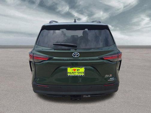 2022 Toyota Sienna XLE 7 Passenger
