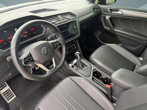 Opal White Pearl 2023 Volkswagen Tiguan 2.0T SE R-Line Black