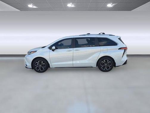 2025 Toyota Sienna Platinum