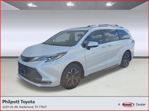 2025 Toyota Sienna Platinum